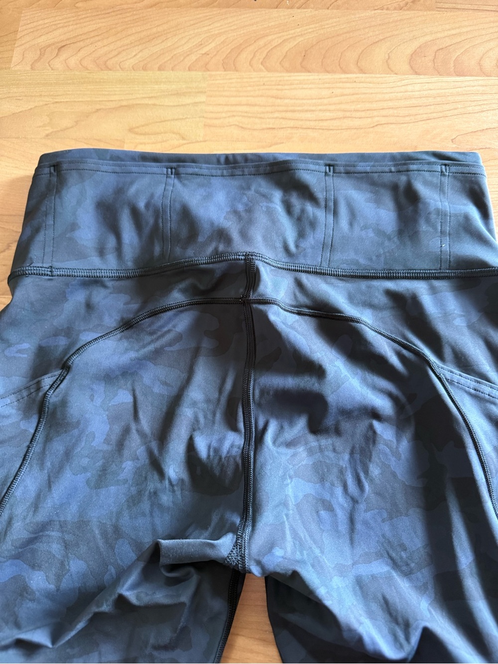 Lululemon Fast and Free Crop II 19” Navy/Gray Camo Leggings - Picture 6 of 8